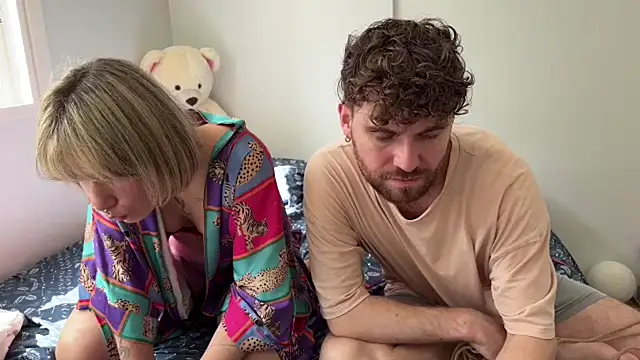 DomAtHome online show from 04/09/26, 03:17