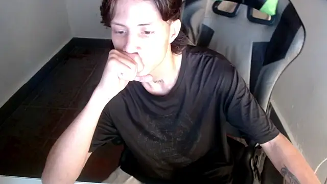 Snapshot of Didi_hard chatting on 02/02/26, 03:49 Didi hard online show from 02/02/26, 03:49