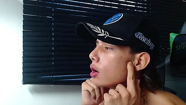 Snapshot of Didi_hard chatting on 02/18/26, 03:19 Didi hard online show from 02/18/26, 03:19