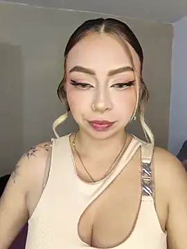 BellaDonna 16 online show from 04/20/26, 10:33