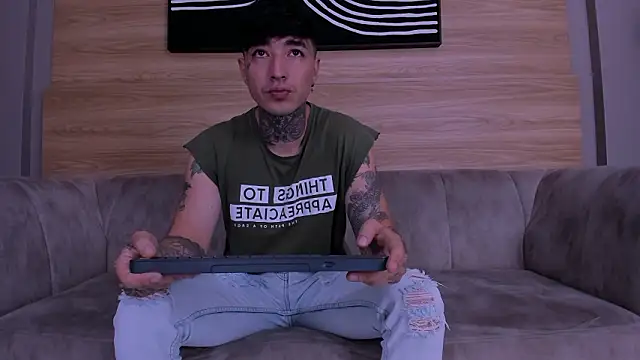 Evan hott online show from 01/19/26, 01:26