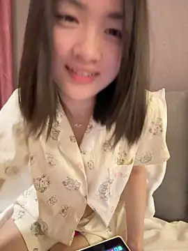 Snapshot of miaomiaou_ chatting on 02/05/26, 12:21 miaomiaou online show from 02/05/26, 12:21