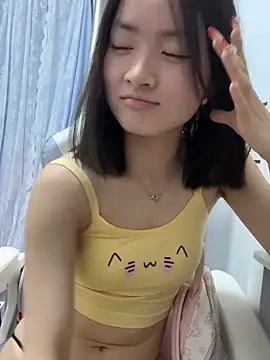 Snapshot of miaomiaou_ chatting on 02/06/26, 04:32 miaomiaou online show from 02/06/26, 04:32