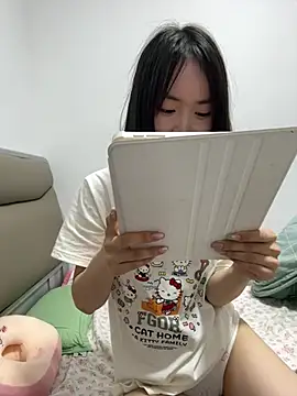 Snapshot of miaomiaou_ chatting on 02/26/26, 06:18 miaomiaou online show from 02/26/26, 06:18