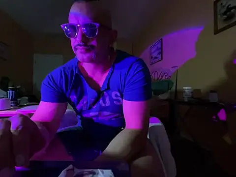 Snapshot of daddydonkey84 chatting on 02/10/26, 07:01 daddydonkey84 online show from 02/10/26, 07:01