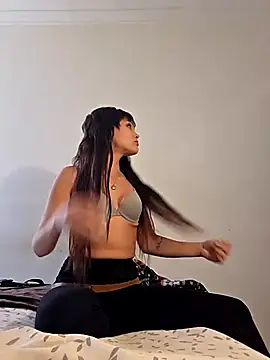 Snapshot of Beebeeyyy chatting on 02/27/26, 03:45 Beebeeyyy online show from 02/27/26, 03:45