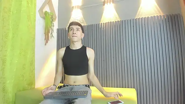 lian cameron online show from 02/28/26, 03:51