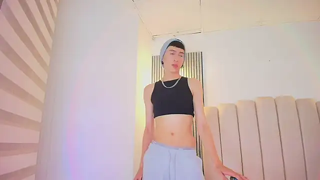 lian cameron online show from 04/08/26, 04:01