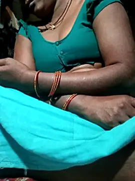 hotty sangeeta online show from 04/03/26, 05:22