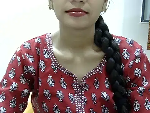 Snapshot of Kulsum_S chatting on 06/01/26, 01:13 Kulsum S online show from 06/01/26, 01:13