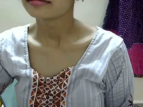 Snapshot of Kulsum_S chatting on 07/20/26, 01:57 Kulsum S online show from 07/20/26, 01:57
