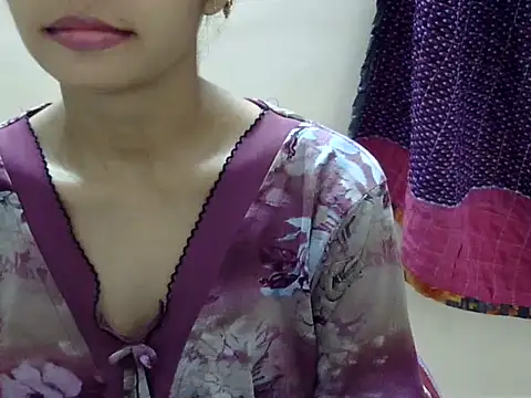 Snapshot of Kulsum_S chatting on 08/02/26, 02:26 Kulsum S online show from 08/02/26, 02:26