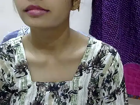 Snapshot of Kulsum_S chatting on 08/04/26, 01:36 Kulsum S online show from 08/04/26, 01:36