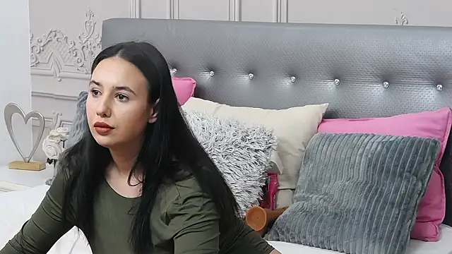 MavisReeve online show from 04/24/26, 04:04