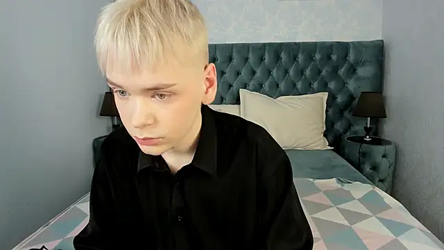 Snapshot of Je_Salvatore chatting on 02/19/26, 06:31 Je Salvatore online show from 02/19/26, 06:31