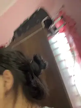 Snapshot of Lyn-be99 chatting on 02/07/26, 05:00 Lyn-be99 online show from 02/07/26, 05:00