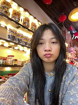 Lyn-be99 online show from 04/01/26, 12:00