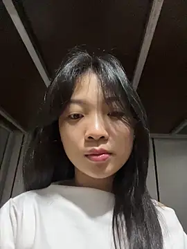 Lyn-be99 online show from 04/23/26, 01:29