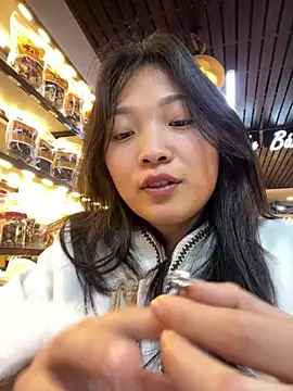 Lyn-be99 online show from 04/23/26, 02:41