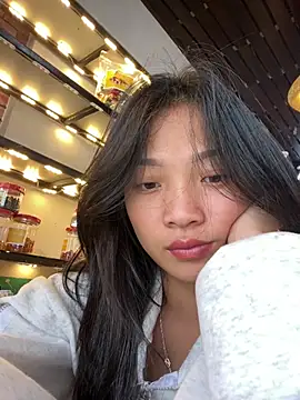 Lyn-be99 online show from 05/21/26, 05:47