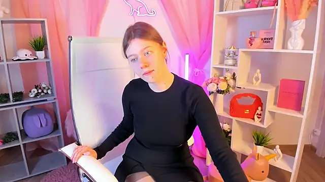 Snapshot of CelestineMauriac chatting on 02/15/26, 06:15 CelestineMauriac online show from 02/15/26, 06:15