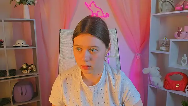 Snapshot of CelestineMauriac chatting on 02/24/26, 02:48 CelestineMauriac online show from 02/24/26, 02:48