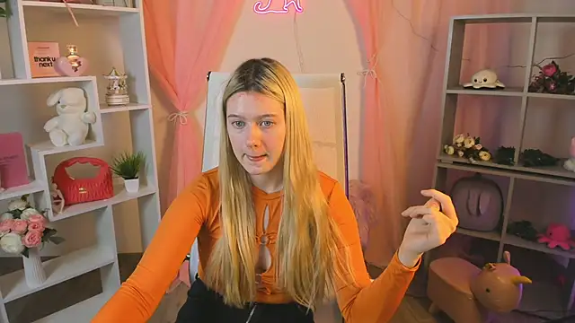 CelestineMauriac online show from 04/07/26, 04:18