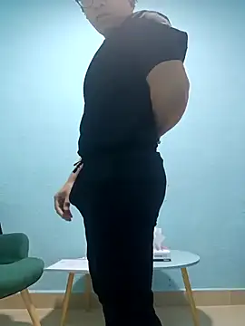 Snapshot of Ryzca chatting on 02/07/26, 02:32 Ryzca online show from 02/07/26, 02:32