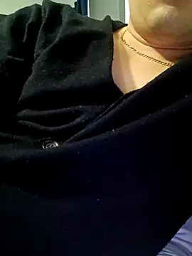 Snapshot of Ryzca chatting on 02/11/26, 06:13 Ryzca online show from 02/11/26, 06:13