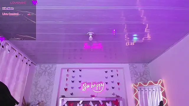 Snapshot of JENNA_TAY1 chatting on 02/25/26, 07:01 JENNA TAY1 online show from 02/25/26, 07:01