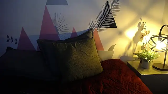 Snapshot of Minibombom chatting on 02/19/26, 12:56 Minibombom online show from 02/19/26, 12:56