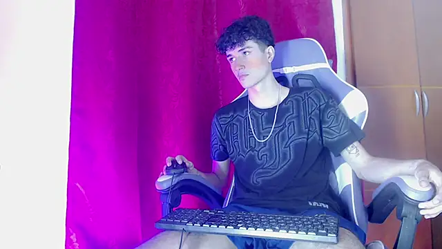 Snapshot of Johnny_cagee_ chatting on 02/02/26, 12:20 Johnny cagee online show from 02/02/26, 12:20