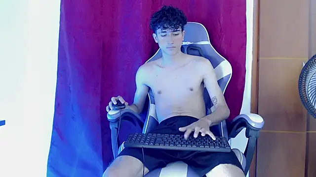 Snapshot of Johnny_cagee_ chatting on 02/11/26, 12:15 Johnny cagee online show from 02/11/26, 12:15