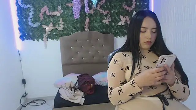 Snapshot of adara_cute_69 chatting on 02/12/26, 07:53 adara cute 69 online show from 02/12/26, 07:53