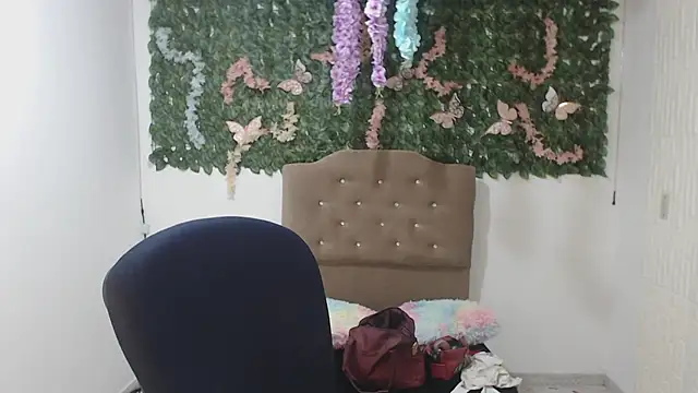 Snapshot of adara_cute_69 chatting on 02/26/26, 05:01 adara cute 69 online show from 02/26/26, 05:01