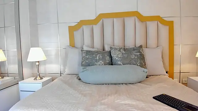 Snapshot of Crystal_Rose__ chatting on 02/08/26, 11:35 Crystal Rose online show from 02/08/26, 11:35