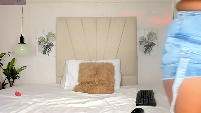 Ashley Ebony   online show from 02/04/26, 12:55