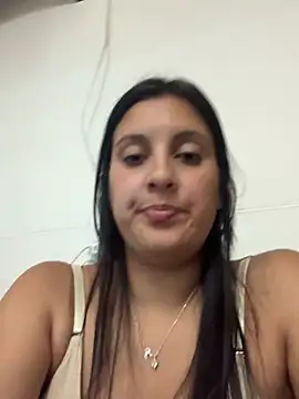 Snapshot of Jimena_luvv chatting on 02/14/26, 03:47 Jimena luvv online show from 02/14/26, 03:47