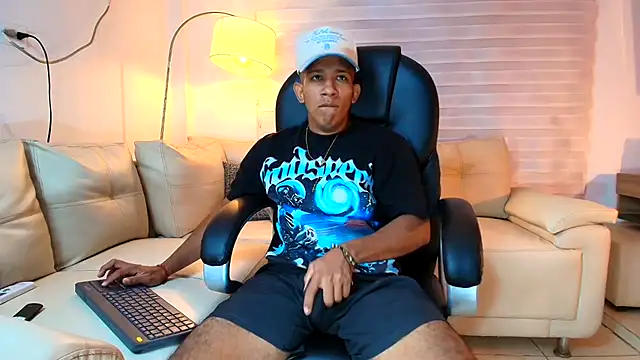 ricky spensar23cm  online show from 04/19/26, 12:43