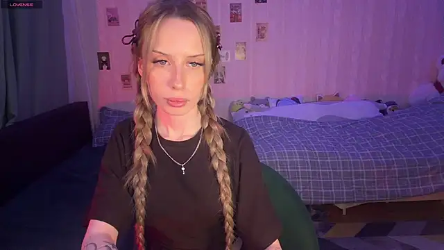 DellaCampbell online show from 04/27/26, 03:54