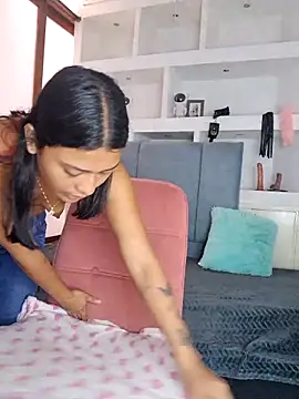 Snapshot of Layla_em chatting on 02/24/26, 12:47 Layla em online show from 02/24/26, 12:47