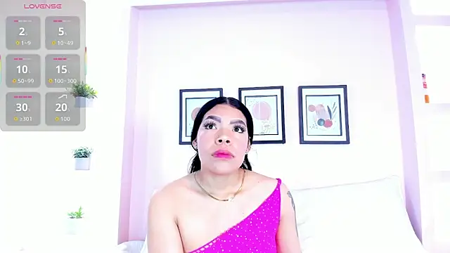 Snapshot of Sophia_Salem chatting on 02/04/26, 12:00 Sophia Salem online show from 02/04/26, 12:00