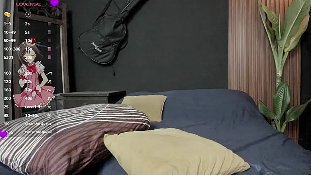 luna sunflower   online show from 03/08/26, 01:03