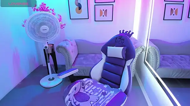 Victoria  doll online show from 04/22/26, 12:28