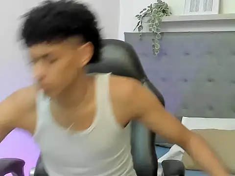 Snapshot of wes_gibbings chatting on 02/10/26, 04:22 wes gibbings online show from 02/10/26, 04:22