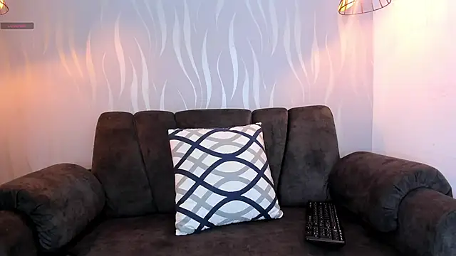 Snapshot of Naomy-lopez chatting on 02/14/26, 01:19 Naomy-lopez online show from 02/14/26, 01:19