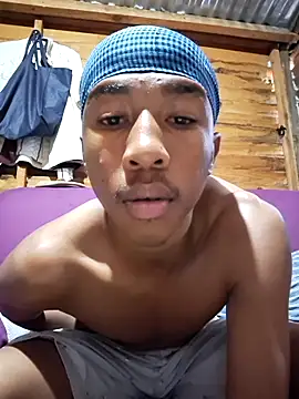 Peterveero12 online show from 02/18/26, 05:09