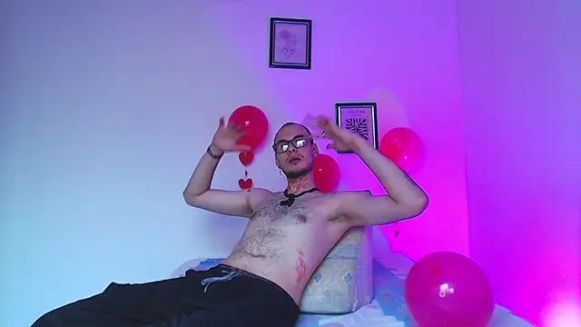 Snapshot of Vlad__night chatting on 02/14/26, 12:35 Vlad night online show from 02/14/26, 12:35