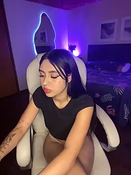 scarlett pinkk1 online show from 04/23/26, 03:19