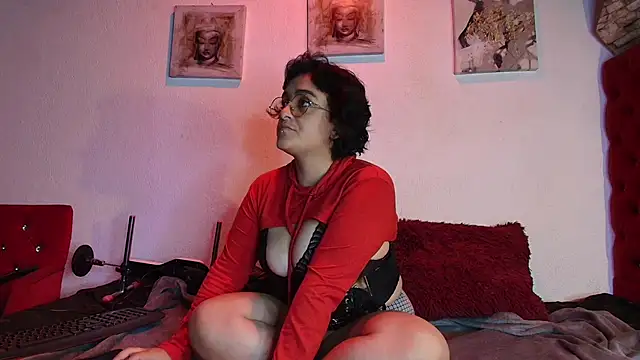 Snapshot of LillithSinclair_nom chatting on 02/20/26, 02:52 LillithSinclair nom online show from 02/20/26, 02:52